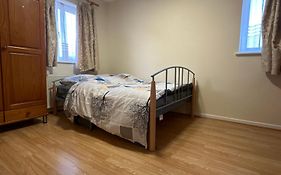 Nice Double Room In Heart Of London